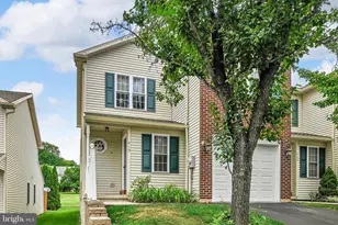 419 Lantern Grn Wy, Orwigsburg, PA 17961 - Photo 2
