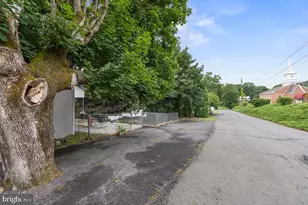 230 N 2nd St, Auburn, PA 17922 - Photo 30