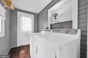 135 Broad St, Saint Clair, PA 17970 - Photo 18