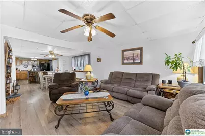 212 W Walnut Street, Pottsville, PA 17901 - Photo 4