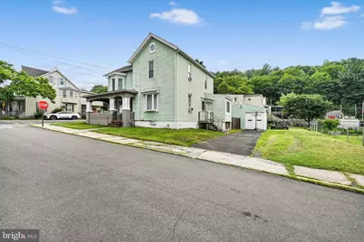 999 E Norwegian Street, Pottsville, PA 17901 - Photo 2