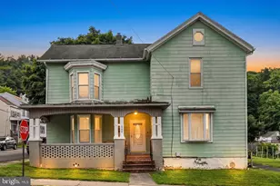 999 E Norwegian St, Pottsville, PA 17901 - Photo 1