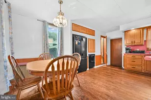 999 E Norwegian St, Pottsville, PA 17901 - Photo 10