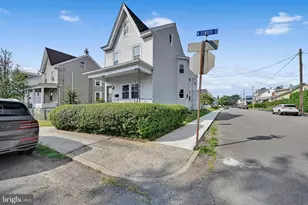 30 N Center St, Frackville, PA 17931 - Photo 6