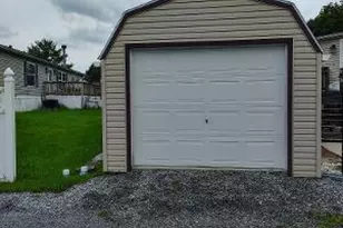 2 A Genesis Blvd, New Ringgold, PA 17960 - Photo 8