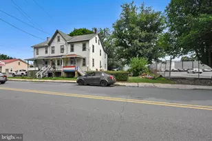 40 N Tulpehocken St, Pine Grove, PA 17963 - Photo 6