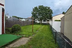 127 S Broad Mountain Ave, Frackville, PA 17931 - Photo 2