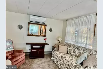 199 Pennsylvania Avenue, Shenandoah, PA 17976 - Photo 2