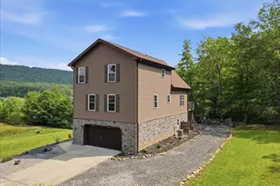 16 Delaware Dr W, North Union Township, PA 18202 - Photo 4