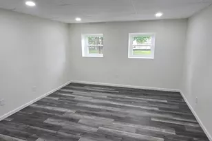 300 W Frack St, Frackville, PA 17931 - Photo 4