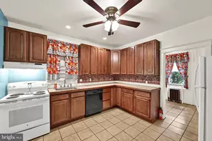 1755 W Norwegian St, Pottsville, PA 17901 - Photo 10