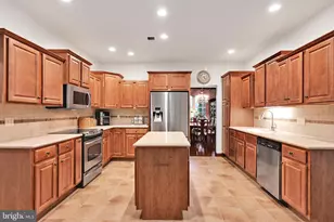 48 Grey Hawk Dr, Orwigsburg, PA 17961 - Photo 10