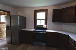 43 Main St, Tremont, PA 17981 - Photo 10
