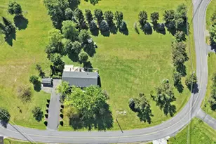 1290 Running Deer Dr, Auburn, PA 17922 - Photo 4