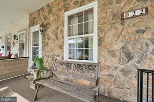 22 Spruce St, Pine Grove, PA 17963 - Photo 6