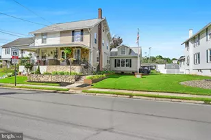 22 Spruce St, Pine Grove, PA 17963 - Photo 4