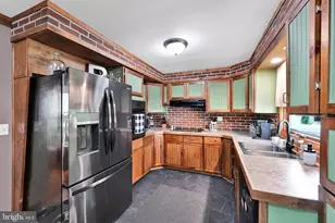 22 Spruce St, Pine Grove, PA 17963 - Photo 12