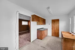 708 W Maple St, Valley View, PA 17983 - Photo 30