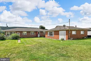708 W Maple St, Valley View, PA 17983 - Photo 42