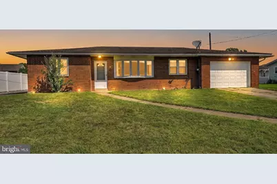 708 W Maple Street, Valley View, PA 17983 - Photo 1