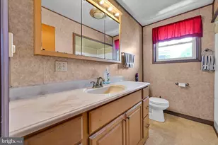 708 W Maple St, Valley View, PA 17983 - Photo 20