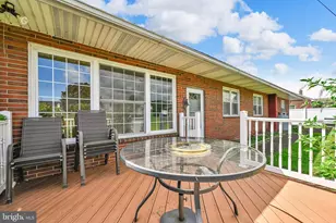 708 W Maple St, Valley View, PA 17983 - Photo 6