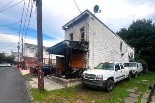 214 W Columbus St, Shenandoah, PA 17976 - Photo 1