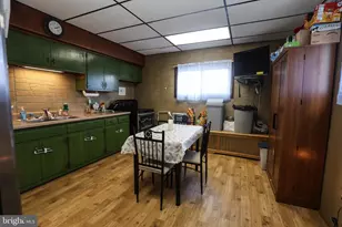 212 W Schuylkill Ave, Pottsville, PA 17901 - Photo 4
