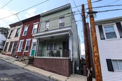 212 W Schuylkill Avenue, Pottsville, PA 17901 - Photo 2