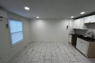 219 N 3rd St, Pottsville, PA 17901 - Photo 1