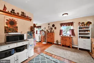 613 S Snyder St, Pottsville, PA 17901 - Photo 16
