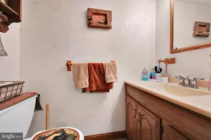 613 S Snyder St, Pottsville, PA 17901 - Photo 26