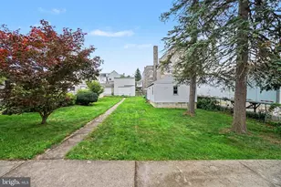 41 S Center St, Frackville, PA 17931 - Photo 8
