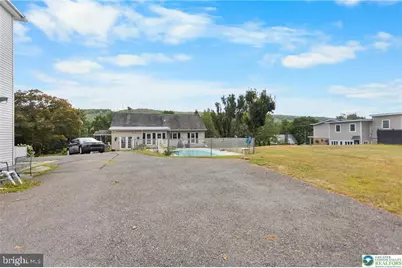 1740 E Elk Avenue, Pottsville, PA 17901 - Photo 26