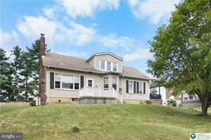 1740 E Elk Ave, Pottsville, PA 17901 - Photo 2