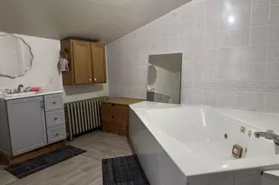 573 Peacock St, Pottsville, PA 17901 - Photo 12