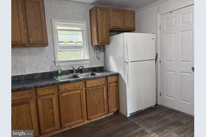573 Peacock Street, Pottsville, PA 17901 - Photo 6
