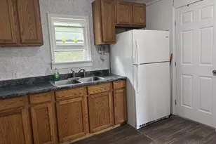 573 Peacock St, Pottsville, PA 17901 - Photo 6