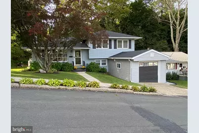 412 Pulaski Drive, Pottsville, PA 17901 - Photo 2