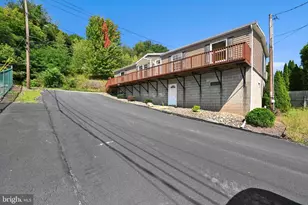 319 N Chestnut St, Shenandoah, PA 17976 - Photo 4