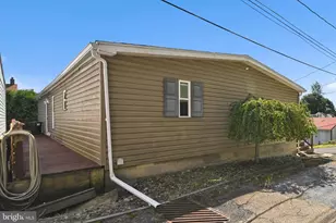 319 N Chestnut St, Shenandoah, PA 17976 - Photo 30