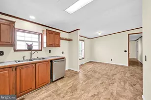319 N Chestnut St, Shenandoah, PA 17976 - Photo 12