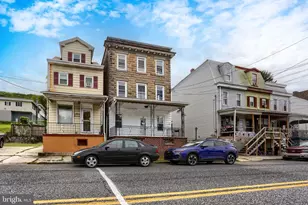 130 E Bacon St, Pottsville, PA 17901 - Photo 2