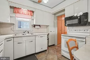 1022 W Main St, Valley View, PA 17983 - Photo 6