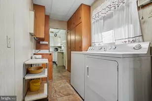 1022 W Main St, Valley View, PA 17983 - Photo 8