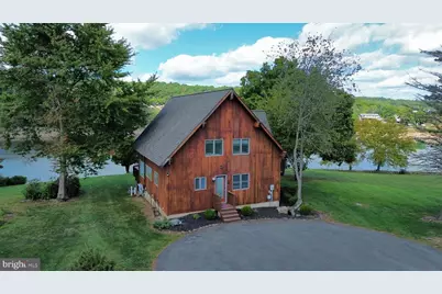 832 Cayuga Cv, Auburn, PA 17922 - Photo 1