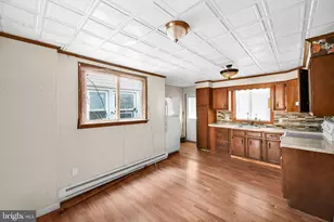 209 W Cherry St, Shenandoah, PA 17976 - Photo 10