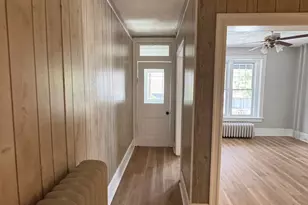 517 W Norwegian St, Pottsville, PA 17901 - Photo 2