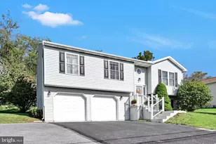 1718 Running Deer Dr, Auburn, PA 17922 - Photo 4