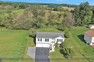 1718 Running Deer Dr, Auburn, PA 17922 - Photo 2